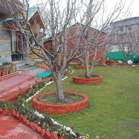 מנאלי Gezellig Inn - Tree Hill Cottages & Kanyal Villas מראה חיצוני תמונה
