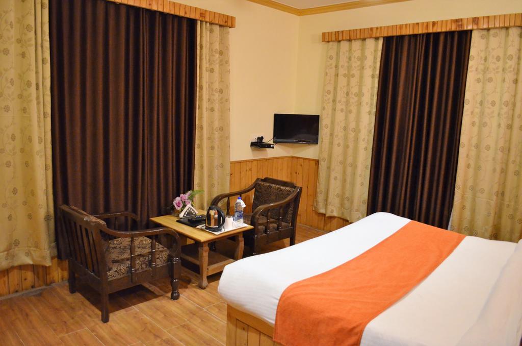 מנאלי Gezellig Inn - Tree Hill Cottages & Kanyal Villas מראה חיצוני תמונה